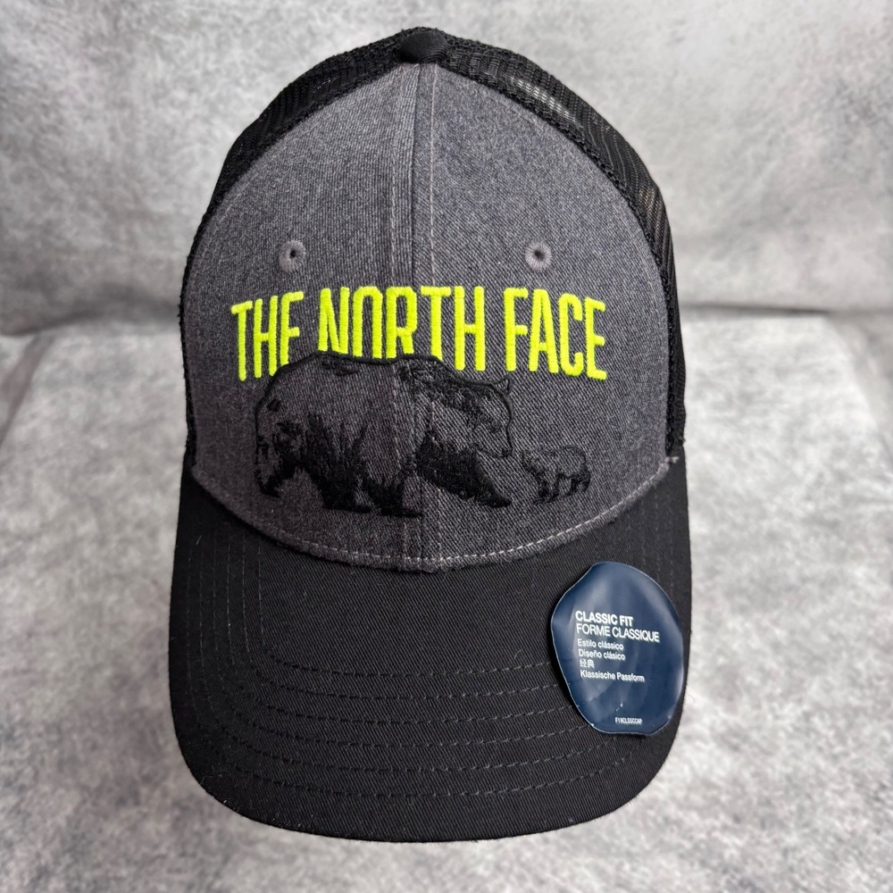 The North Face Embroidered Mudder Trucker‎ Hat Bear with Cub Graphic Unisex NWT